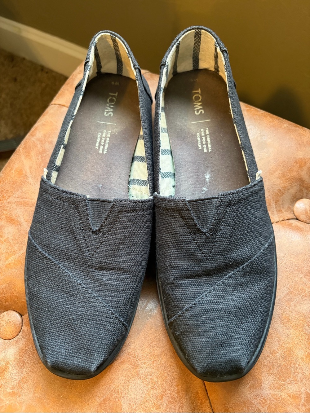 Toms women’s Black Canvas Slip-On Loafers